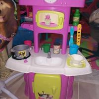 Cucina Masha e Orso con sacco a tracolla