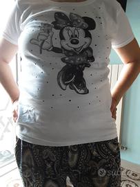 2 magliette  dipinte  a mano  con  Minnie 