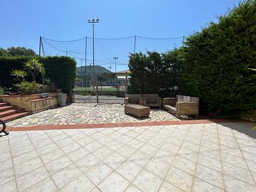 Appartamento in villa mendicino