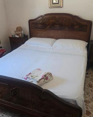 Camera da letto matrimoniale completa d'epoca 