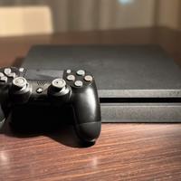 Sony PS4 slim 1tera + 1 joystick + giochi vari
