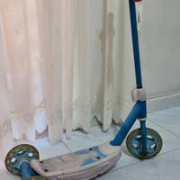 Monopattino a 3 ruote