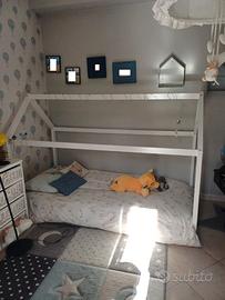 Letto Montessoriano, Luci Soffuse e Tappeti