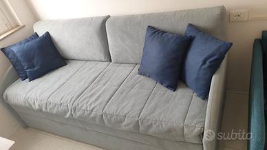 Divano letto azzurro