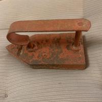 Antico ferro da stiro