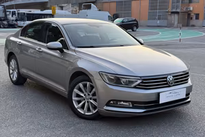 VOLKSWAGEN PASSAT BERLINA 2.0 tdi HIGHLINE EURO 6
