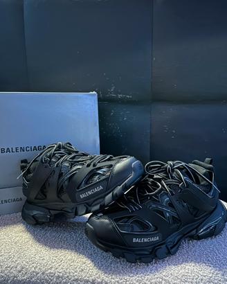 balenciaga track
