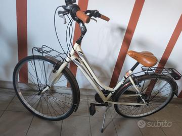 Bicicletta come nuova sempre in garage.