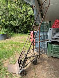 Carrello a tre ruote