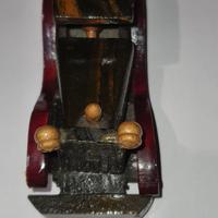 Modellino Auto d'epoca dipinta a mano in legno