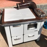Cucina stufa economica a legna con forno