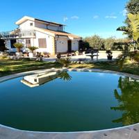 Villa di Prestigio con Piscina e Uliveto - Solarin