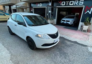 Lancia Ypsilon 1.2 69 CV 5 porte S&S Platinum