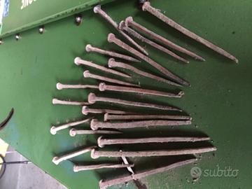 Chiodi antichi