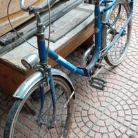 Graziella e bicicletta vecchia 