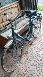 Graziella e bicicletta vecchia 