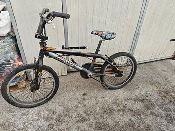 bicicletta  BMX 20