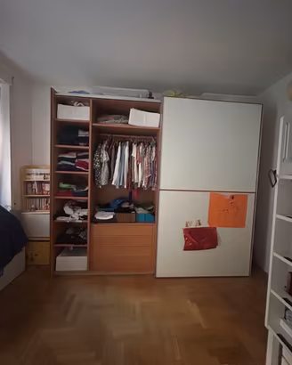 Armadio con ante scorrevoli