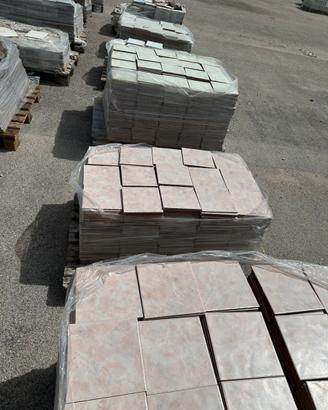 Piastrelle pavimenti e rivestimenti bagno