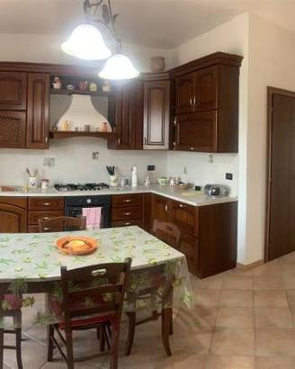 Rustico / Casale di 200 m² con 4 locali a Tuscania