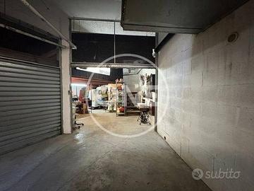 Box / Garage di 34 m² a Roma