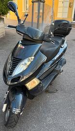 Kymco 125 bet&win
