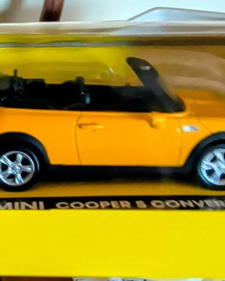 Modellino Mini Cooper S Convertible in confezione
