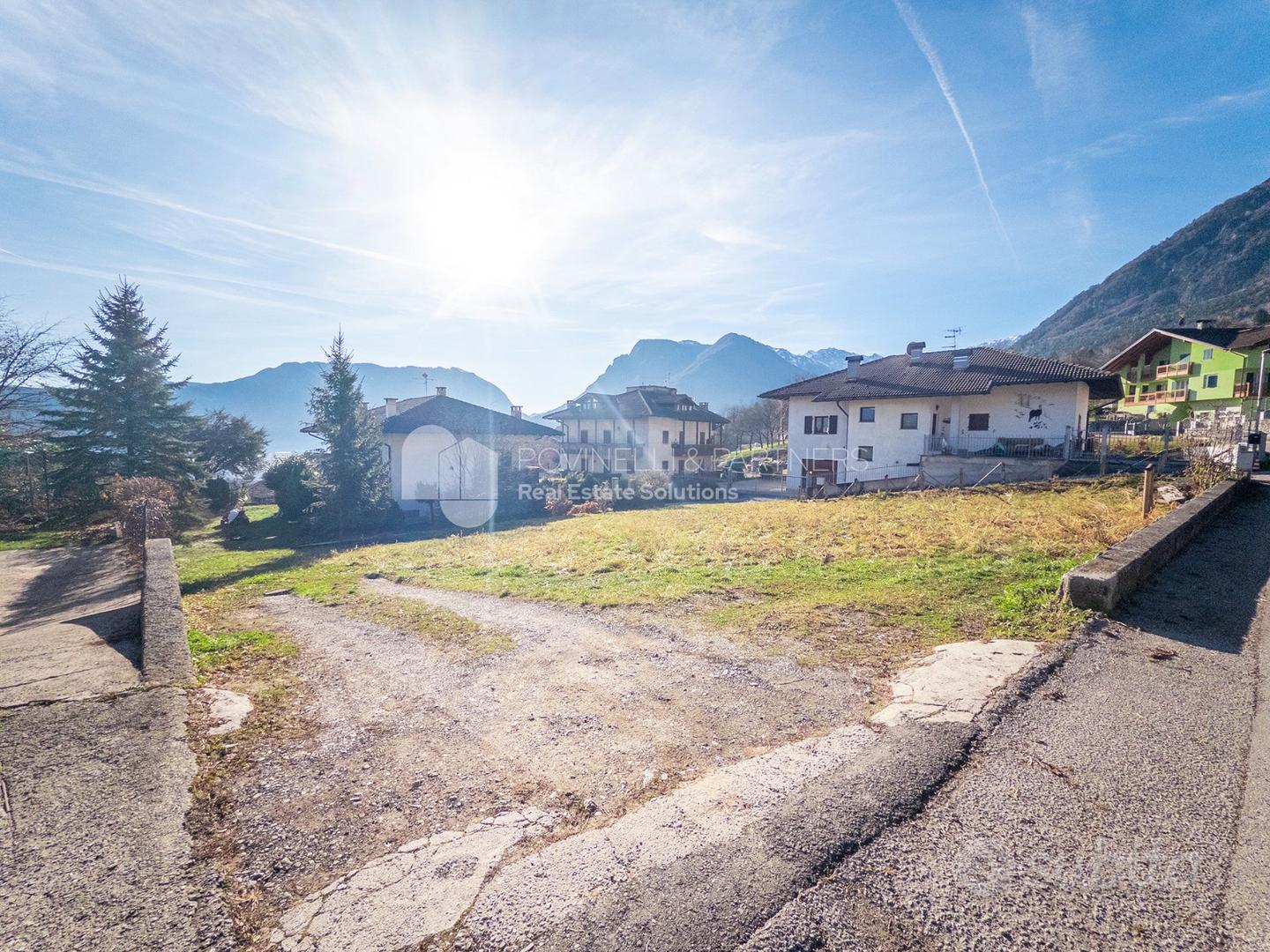 Terreno edificabile con vincolo di residenza - Altro