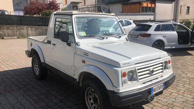 Unico e raro Suzuki Samurai pick-up