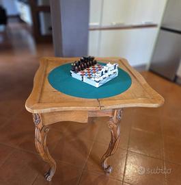 Tavolino da gioco antico