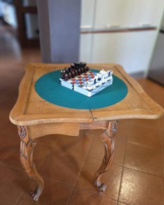 Tavolino da gioco antico