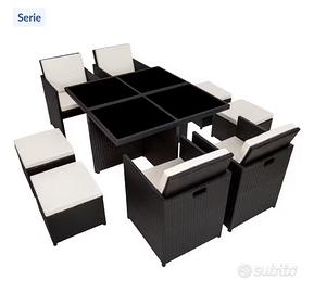 Tavolo e poltroncine da esterno 8 posti compatto
