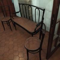 Divano e sedie tipo thonet