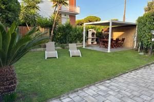 Trilocale con giardino per vacanze a settembre