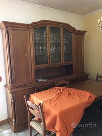 Vetrina da soggiorno in legno