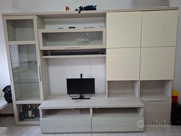 Parete soggiorno attrezzata