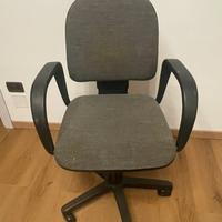 4 sedie + 1 da ufficio 