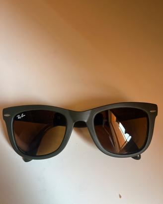 Ray Ban RB 4105 FOLDING WAYFARER®