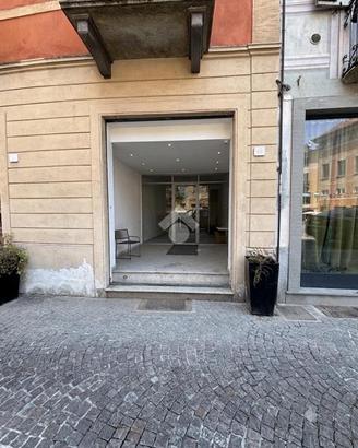 NEGOZIO A NOVI LIGURE