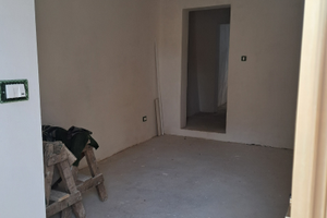 Casa di testa in contrada con terreno