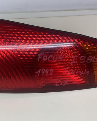 STOP FANALE POSTERIORE DESTRO FORD Focus Berlina 1