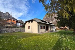 Appartamento di 97 m² con 5 locali a Ballabio