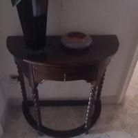 console antica per ingressi