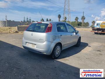 FIAT GRANDE PUNTO 199 1.3 D MULTIJET Ricambi