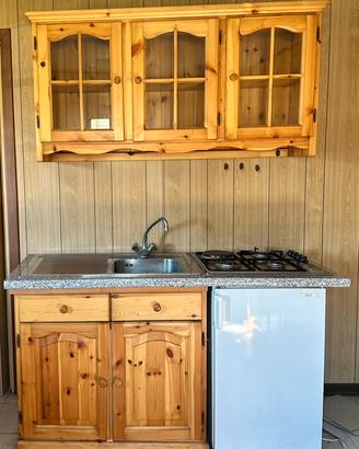 Cucina tavolo e panchina angolare mobile tv legno