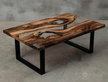 Tavolino in resina epossidica e noce massiccio