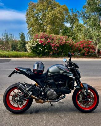 Ducati Monster 937 plus 9.000 km 2022 in Garanzia