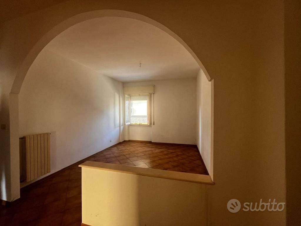 Appartamento di 105 m² con 5 locali a Signa - Vista 3