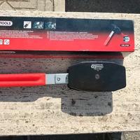 Utensile a cricco per ripristino pistoncini freni