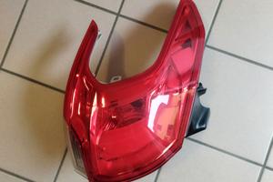 Fanale posteriore Sx Peugeot 2008